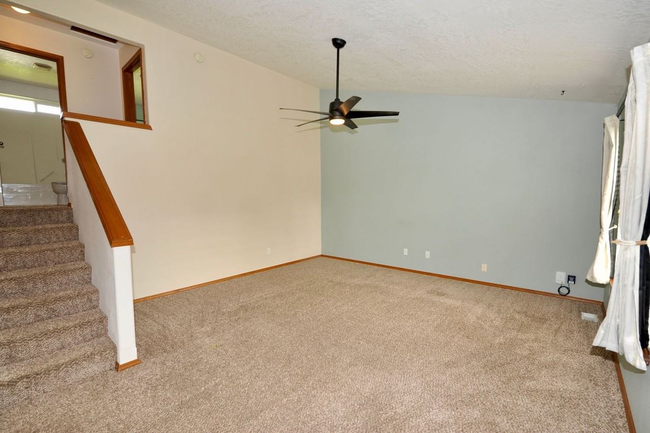 7682 N Joanna Dr - Photo 5 of 38