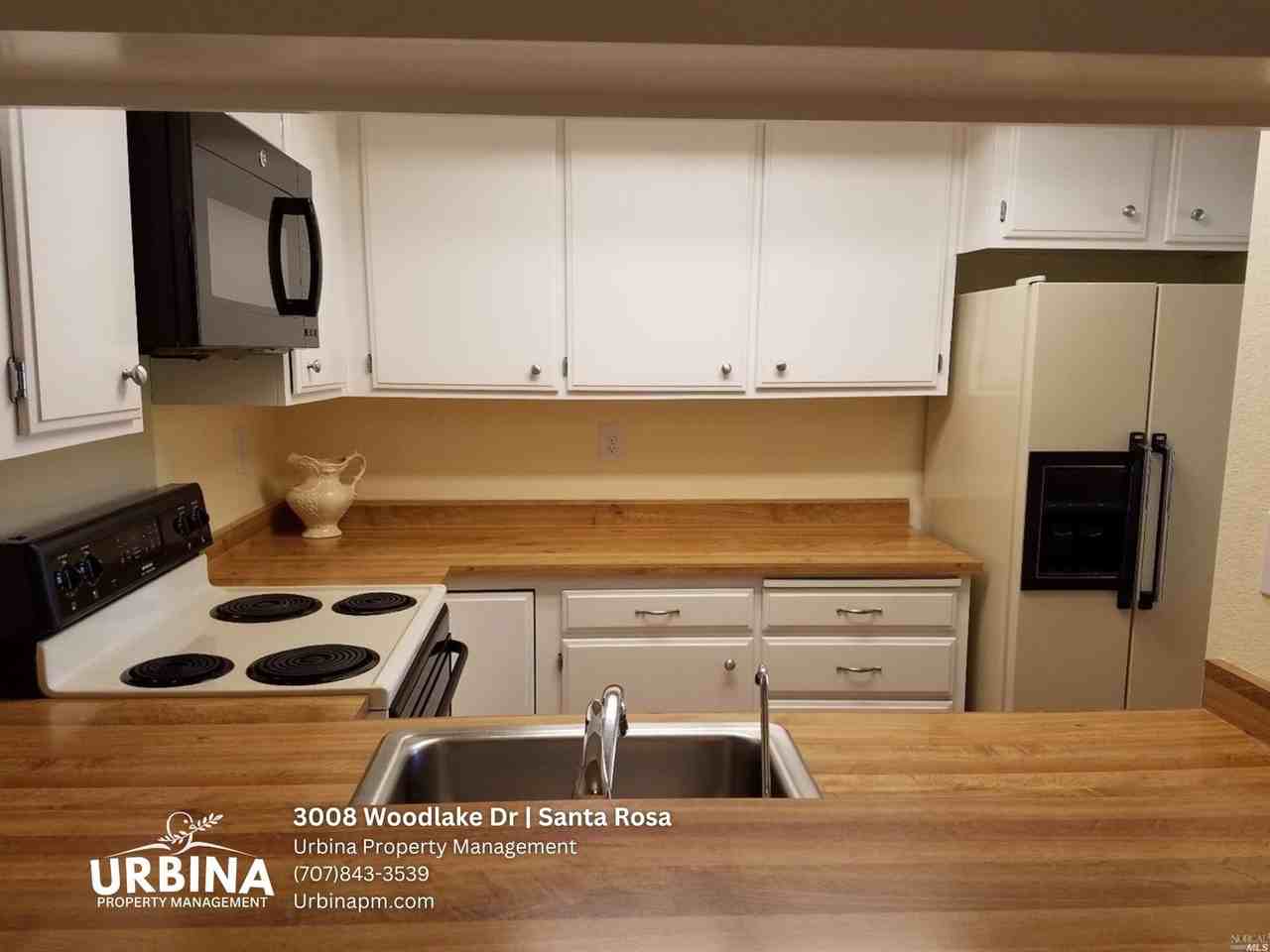 3008 Woodlake Dr - Photo 3 of 12
