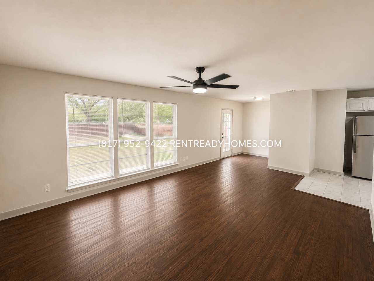 1429 Bellaire Dr - Photo 3 of 13