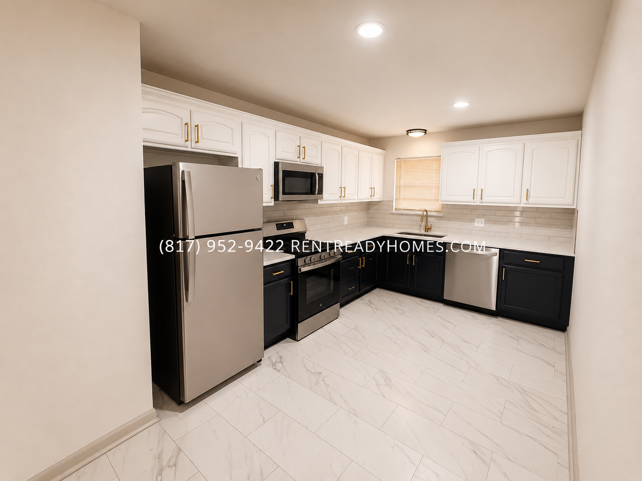 1429 Bellaire Dr - Photo 4 of 13