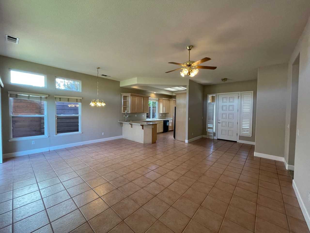 1621 Linnea Ln - Photo 5 of 19