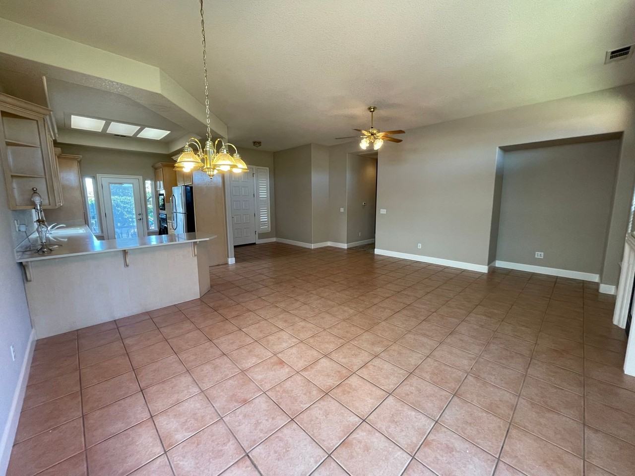 1621 Linnea Ln - Photo 6 of 19
