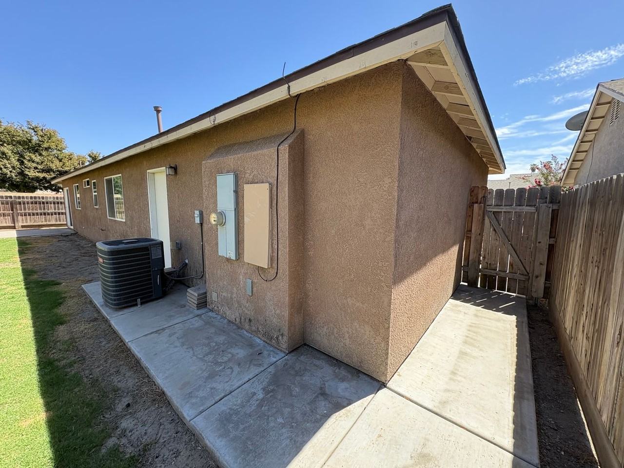 2314 Cape Canyon Ave - Photo 5 of 28