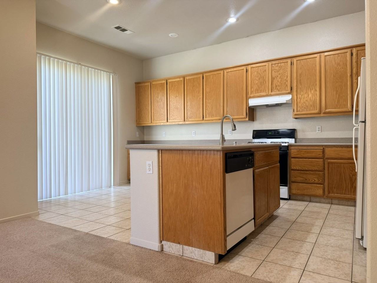 1823 Edgewood Ct - Photo 7 of 27