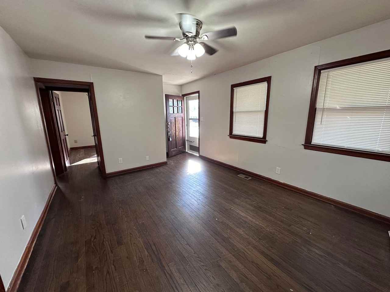 840 N Belmont Ave - Photo 5 of 10