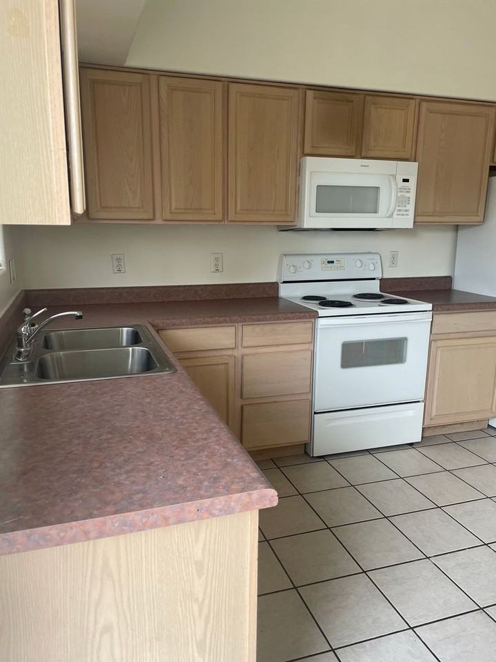 3669 S Camino Seco #1 - Photo 3 of 12