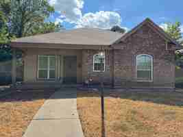 featured image of 910 N 12th St