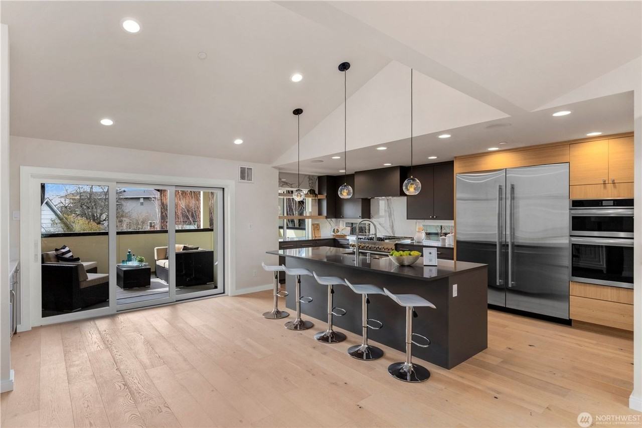 1309 Market St - Photo 6 of 23