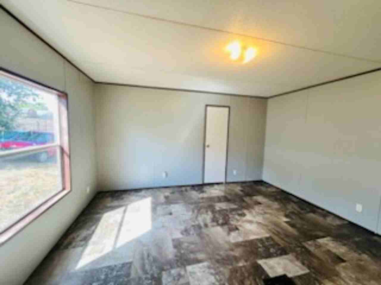 504 W Alabama Ave - Photo 3 of 9