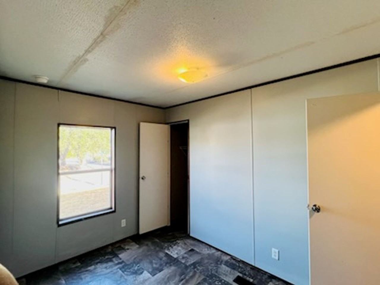 504 W Alabama Ave - Photo 4 of 9