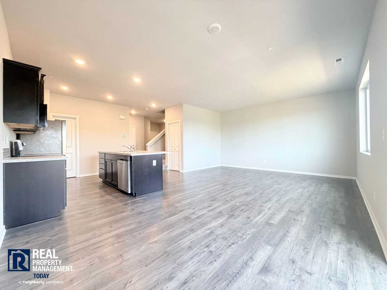 10731 186th Street Ct E - Photo 5 of 21