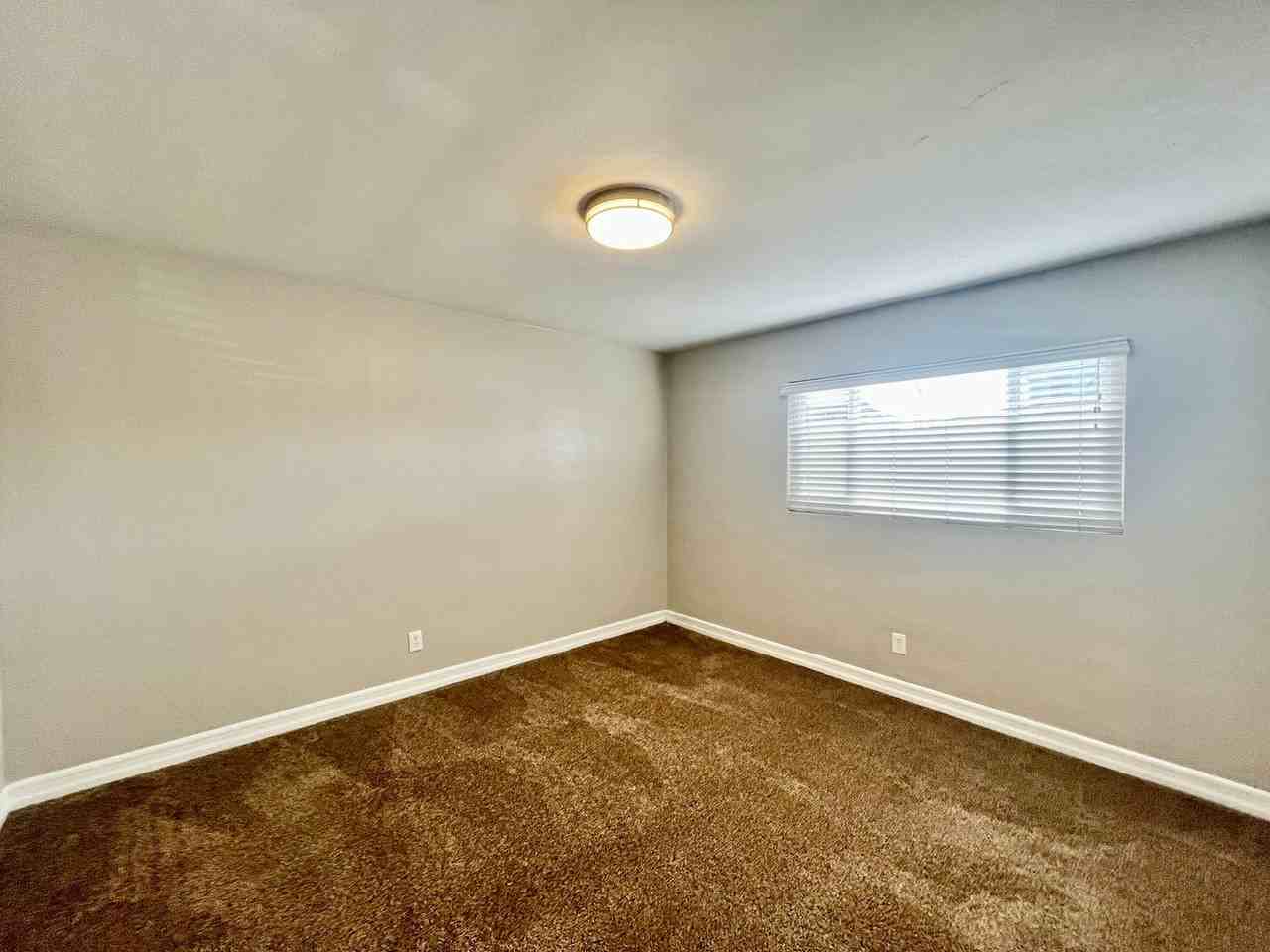 4241 Euclid Ave - Photo 4 of 9
