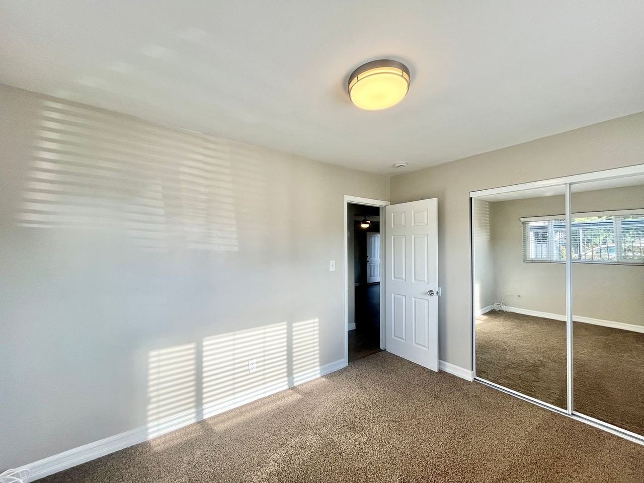 4241 Euclid Ave - Photo 5 of 9