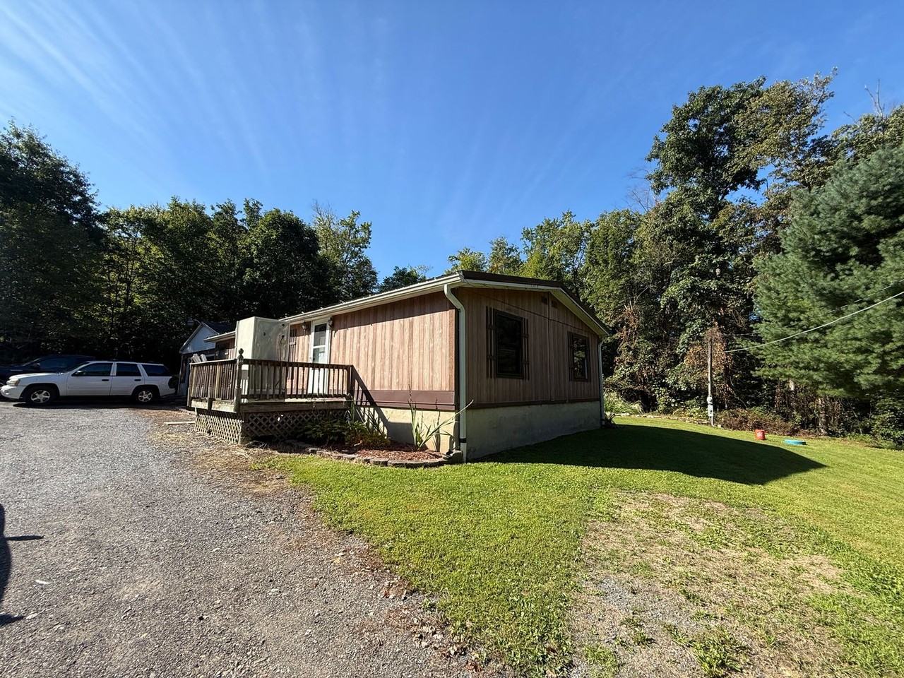 3240 Woodland Dr - Photo 2 of 31