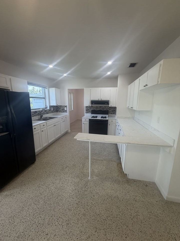 9610 Sw 58th St - Photo 2 of 18