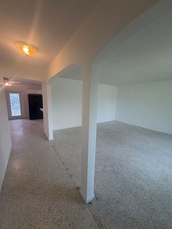9610 Sw 58th St - Photo 3 of 18