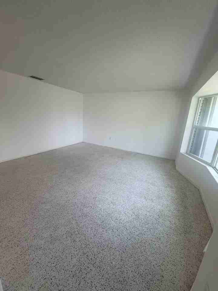 9610 Sw 58th St - Photo 4 of 18
