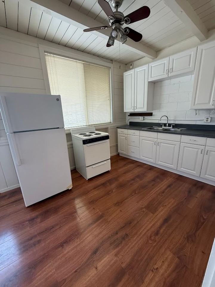 1502A Old County Rd - Photo 2 of 8