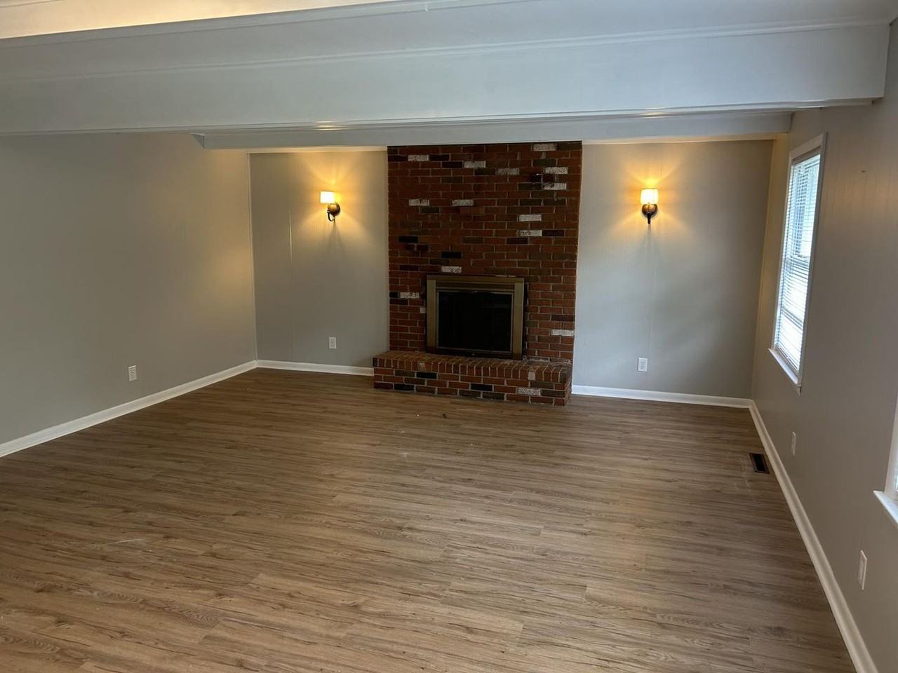 526 Edgemont Rd - Photo 2 of 13