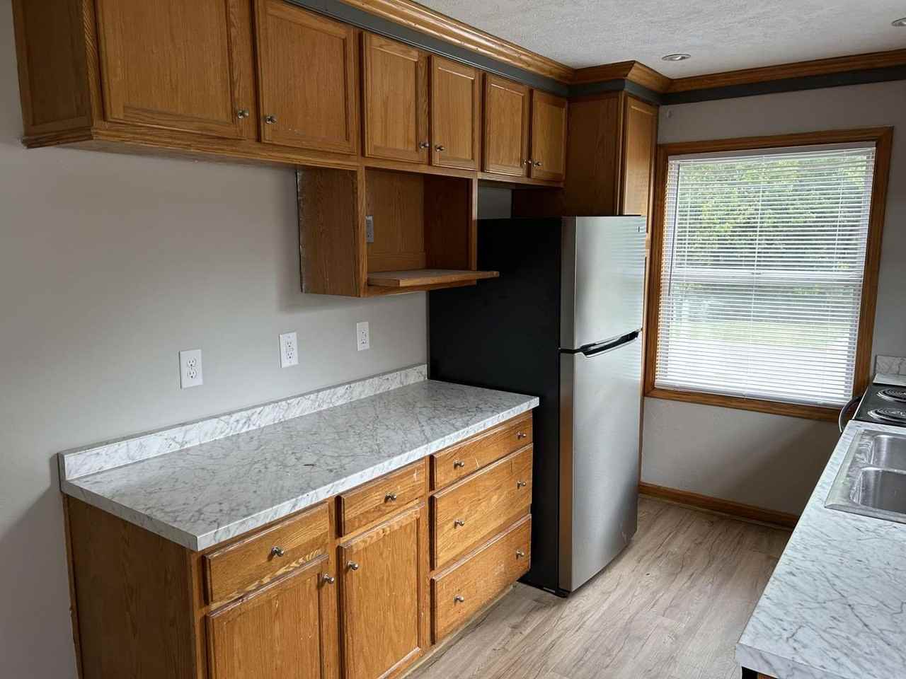 526 Edgemont Rd - Photo 5 of 13