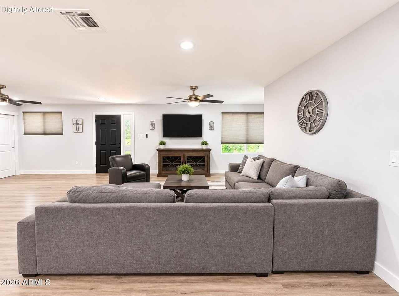1044 E Alameda Dr - Photo 7 of 25
