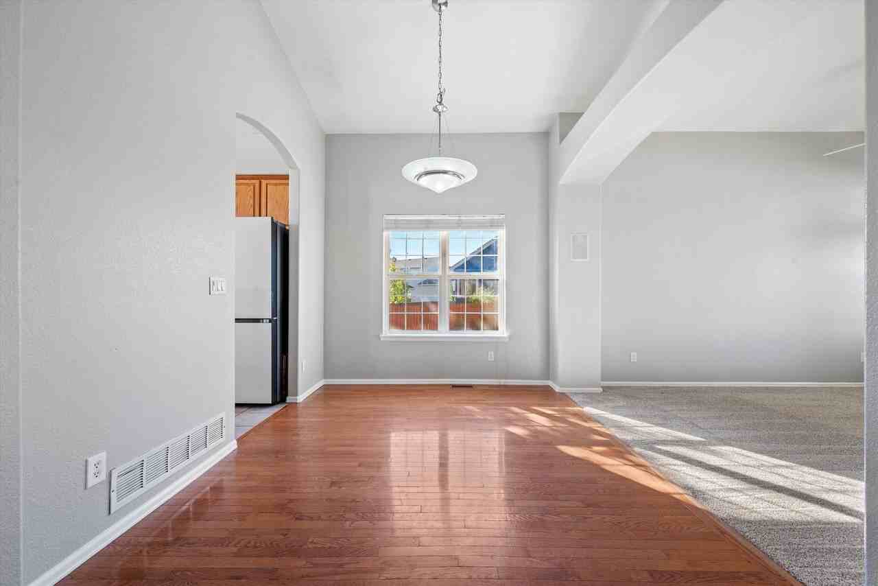 2258 S Gibralter Way - Photo 6 of 33