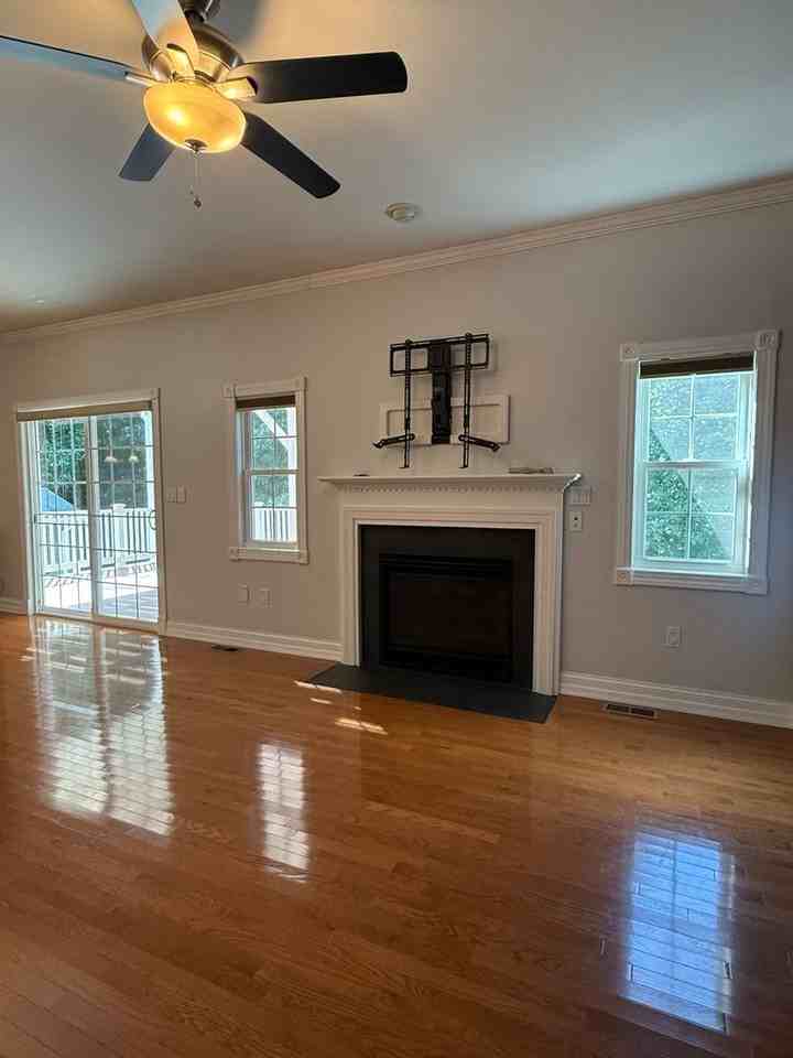 8915 Whitecliff Ln - Photo 2 of 37
