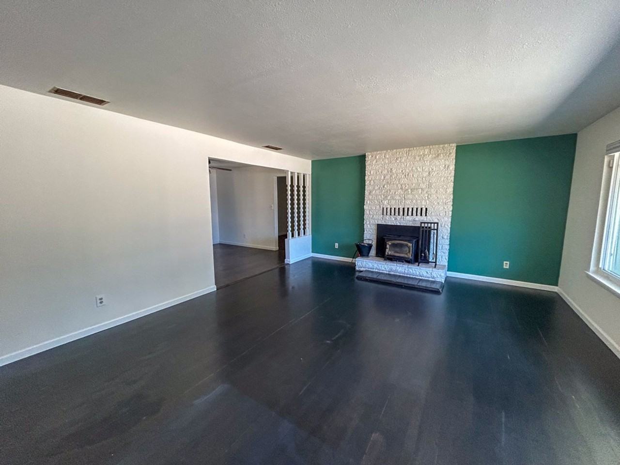 6762 Riverside Dr - Photo 3 of 23