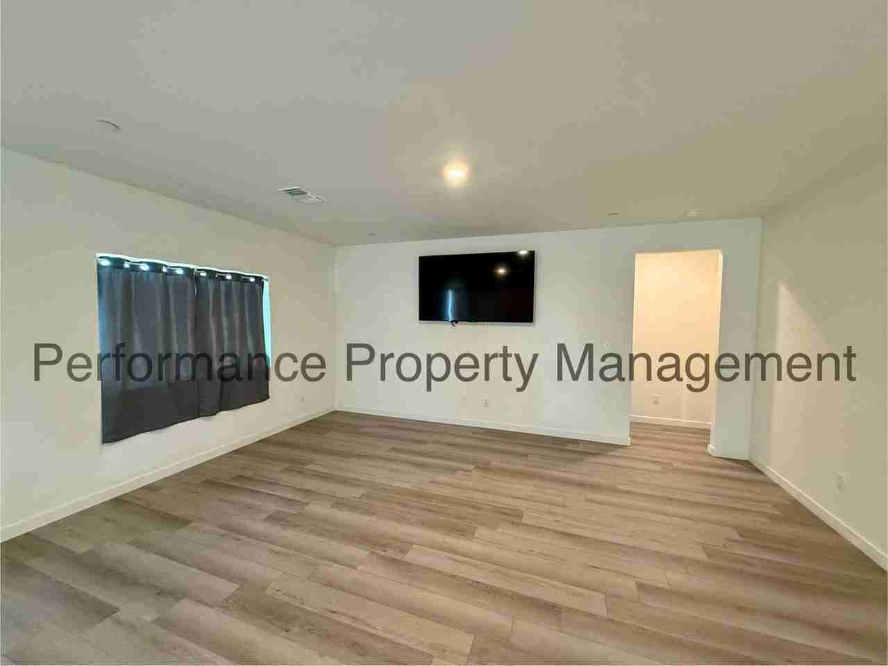 6500 Rugby Ct - Photo 3 of 21