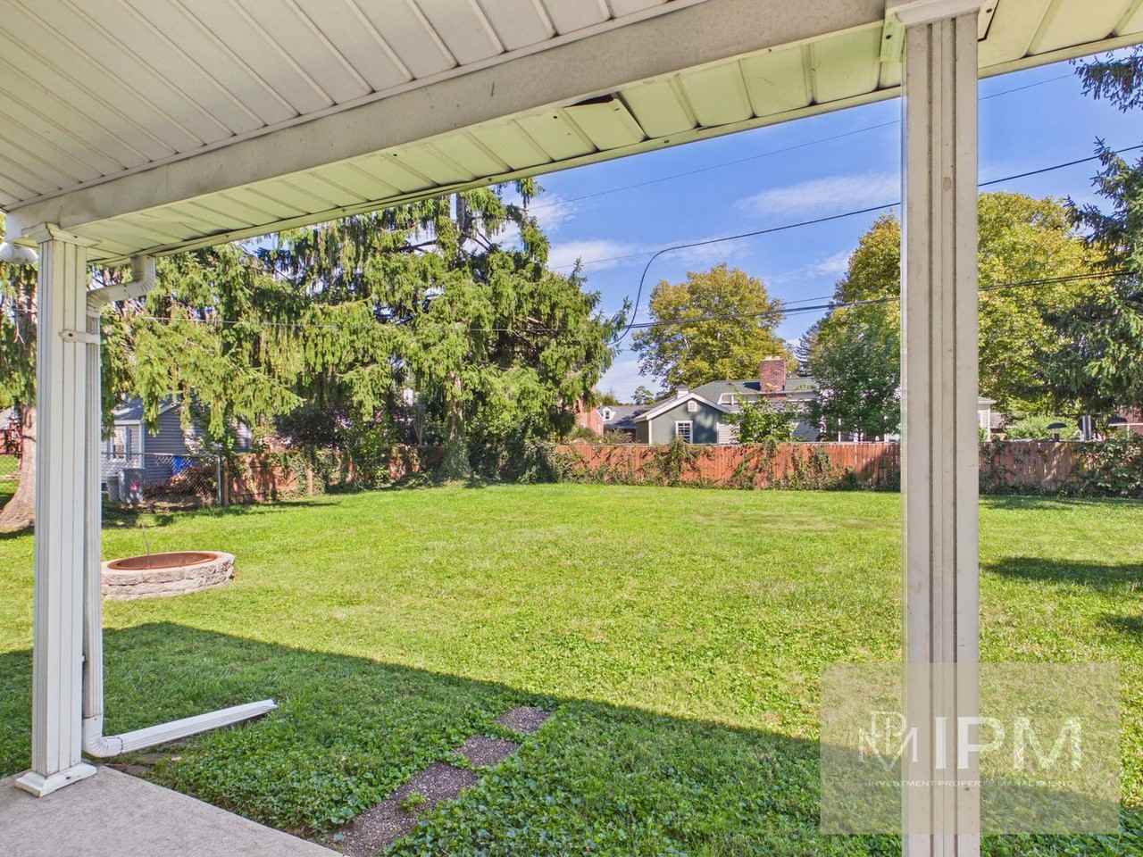 521 S Russell St - Photo 4 of 14