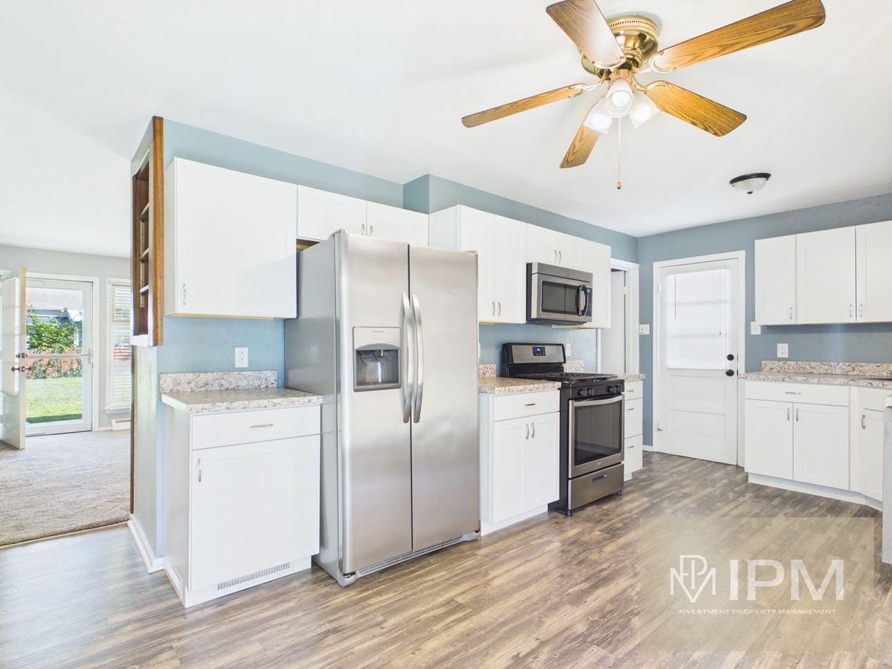 521 S Russell St - Photo 6 of 14