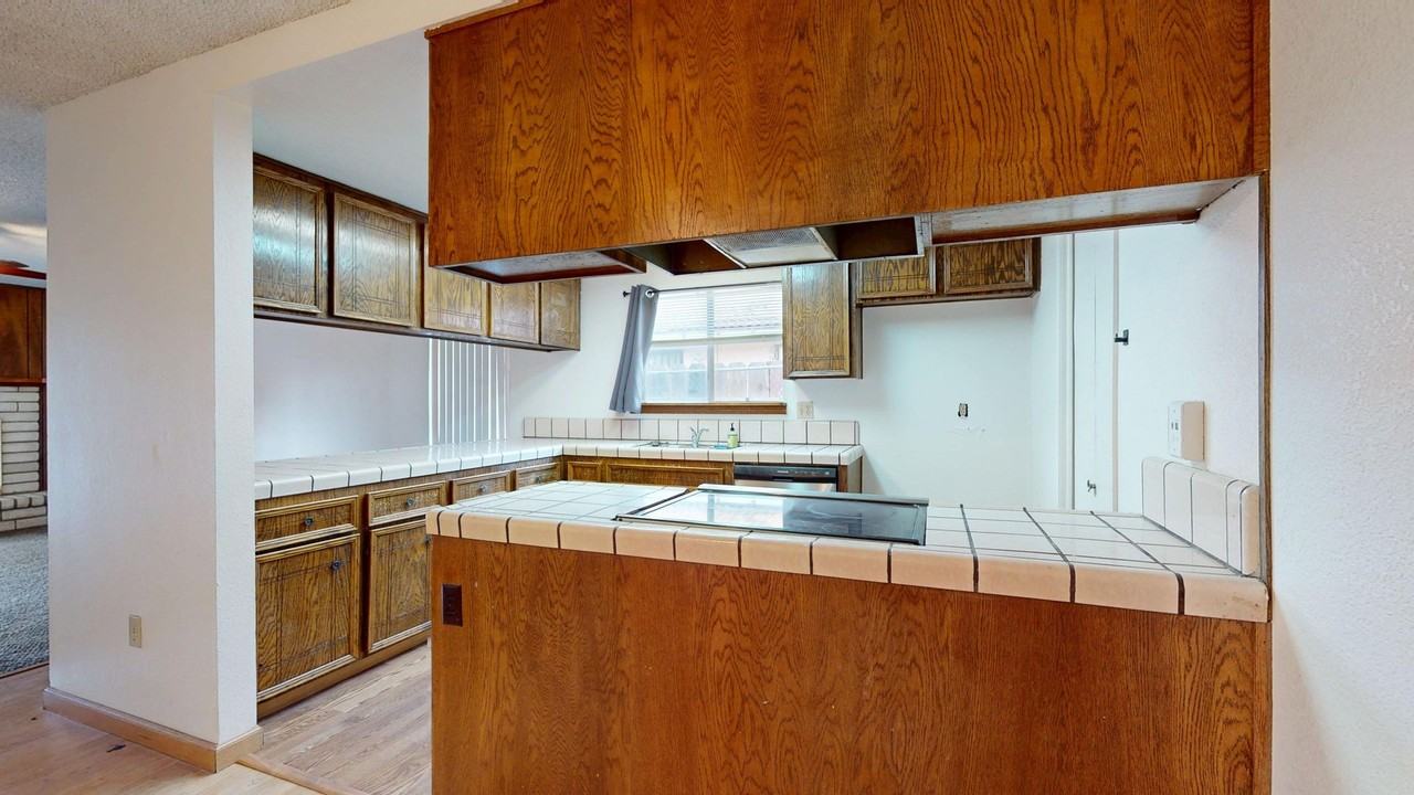 912 Pennington Pl - Photo 4 of 12