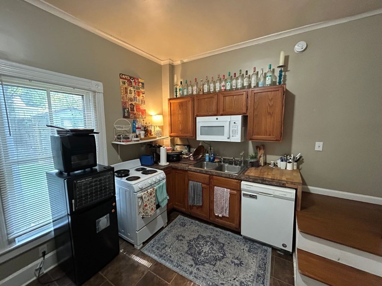 330 Oldham Ave - Photo 4 of 13