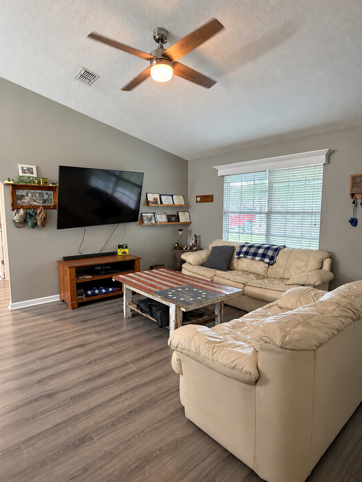 663 Dallas Cir - Photo 5 of 22