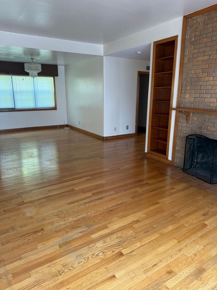 5505 Grand Ave - Photo 4 of 14