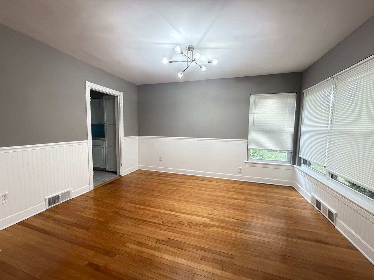 2521 Wendell Ave - Photo 3 of 28