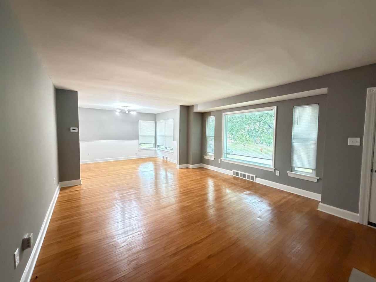 2521 Wendell Ave - Photo 4 of 28