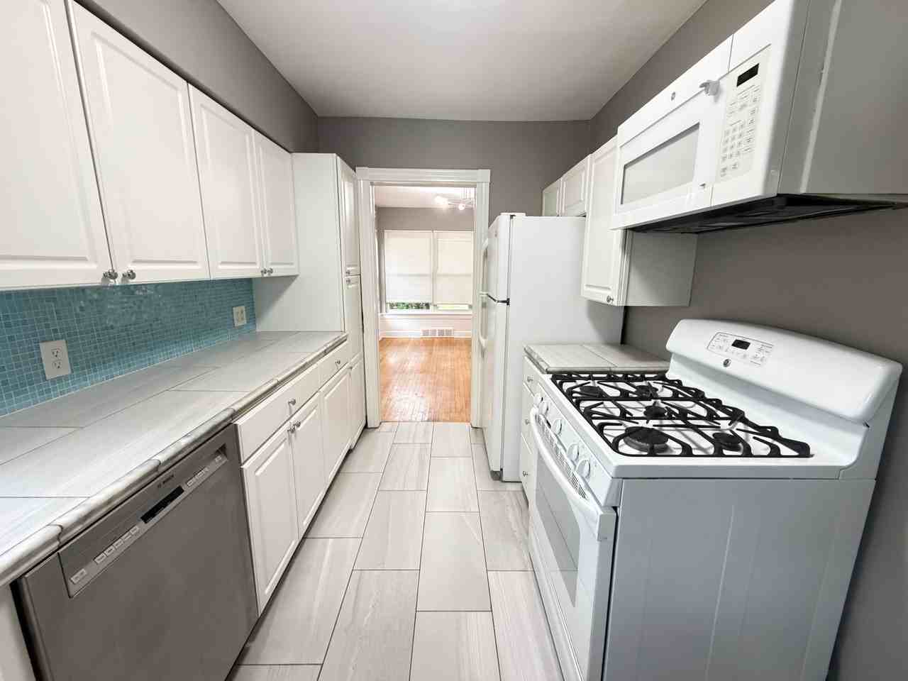2521 Wendell Ave - Photo 7 of 28