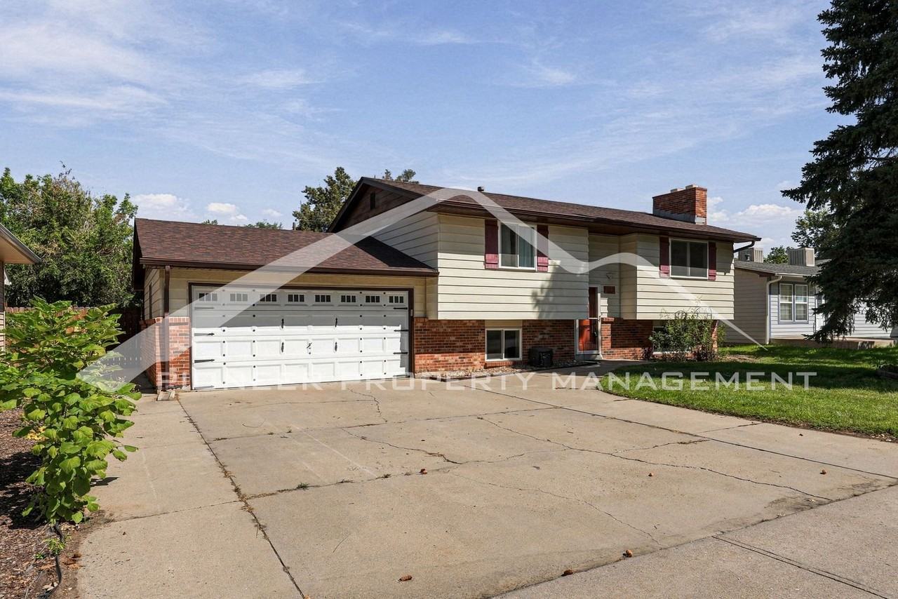 229 Florence Ave - Photo 2 of 31