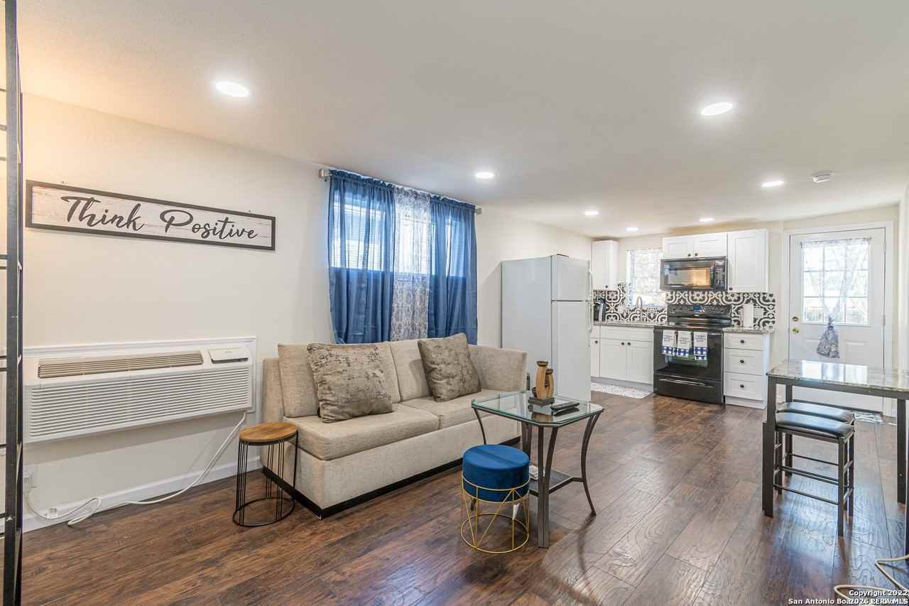 207 Hermine Blvd #2 - Photo 4 of 11