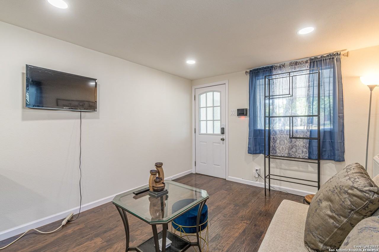 207 Hermine Blvd #2 - Photo 5 of 11