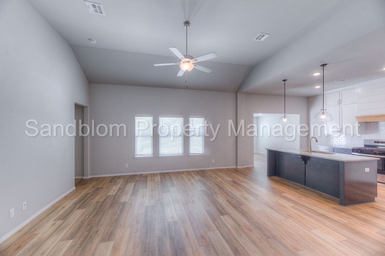 13135 S 72nd East Ave - Photo 4 of 30