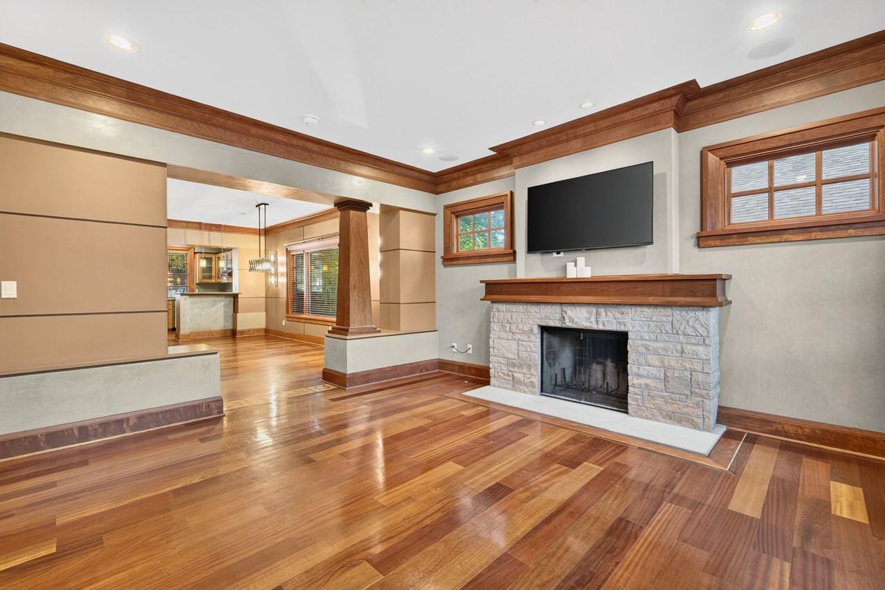 2105 N 33rd St - Photo 4 of 25