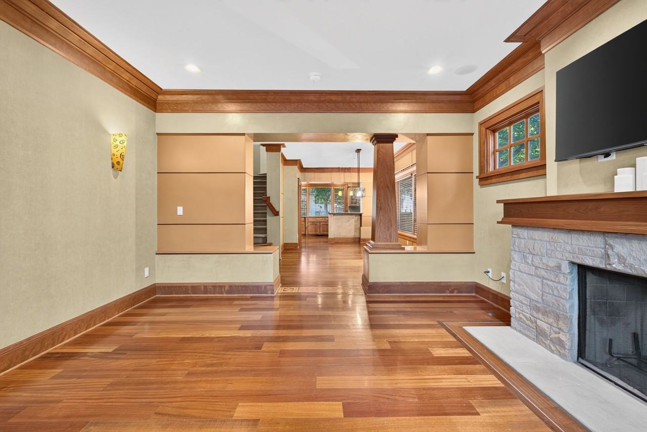 2105 N 33rd St - Photo 5 of 25