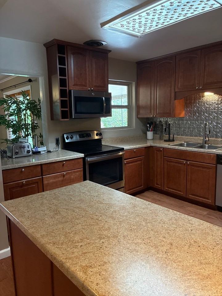 2209 Utah St Ne - Photo 6 of 30