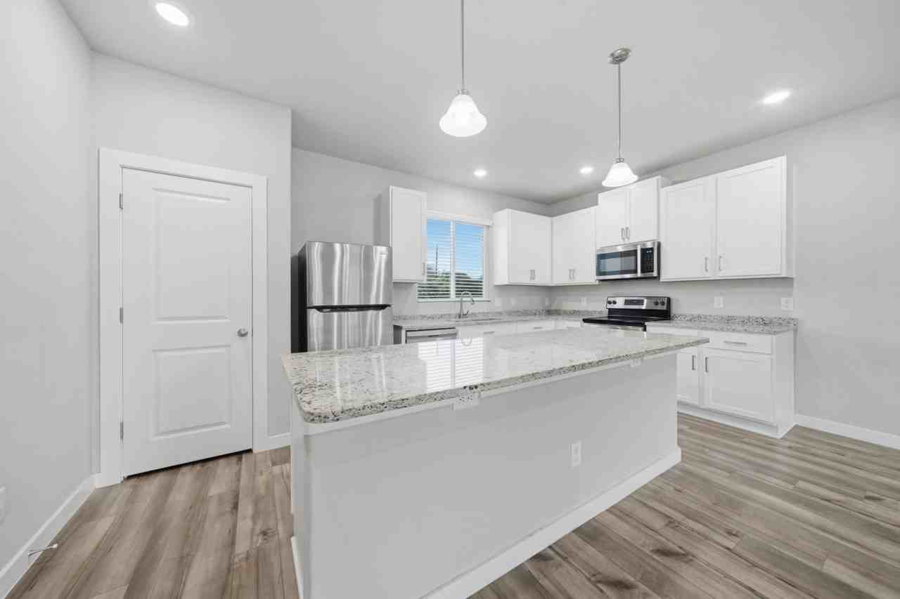 21527 Sir Walter Ln - Photo 5 of 30