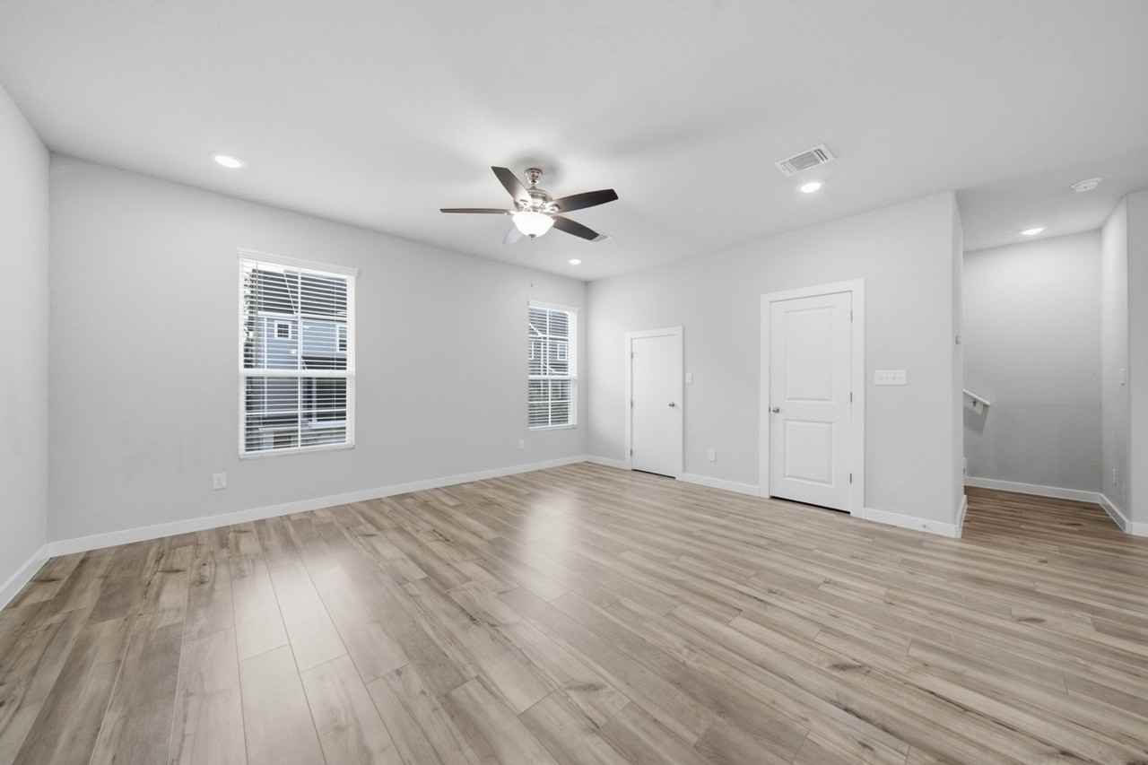 21527 Sir Walter Ln - Photo 3 of 30