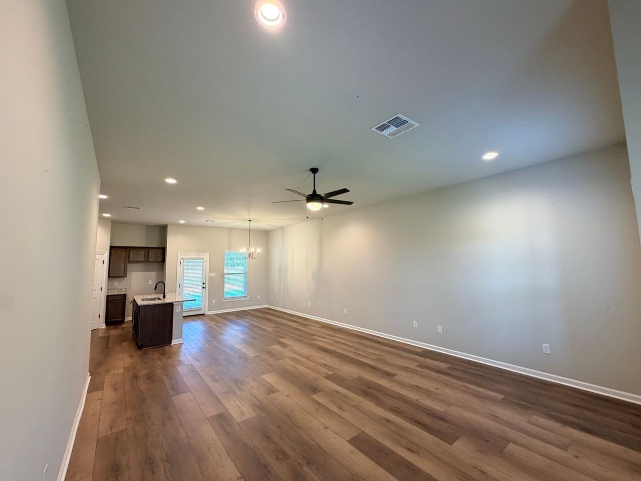 302 Babineaux Ln - Photo 5 of 32