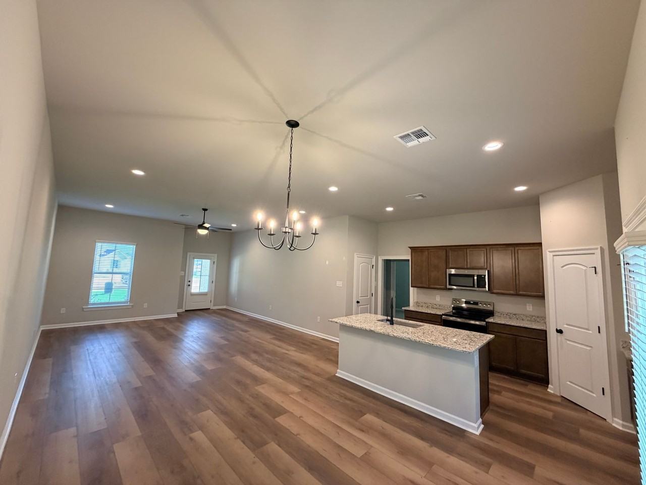 302 Babineaux Ln - Photo 6 of 32