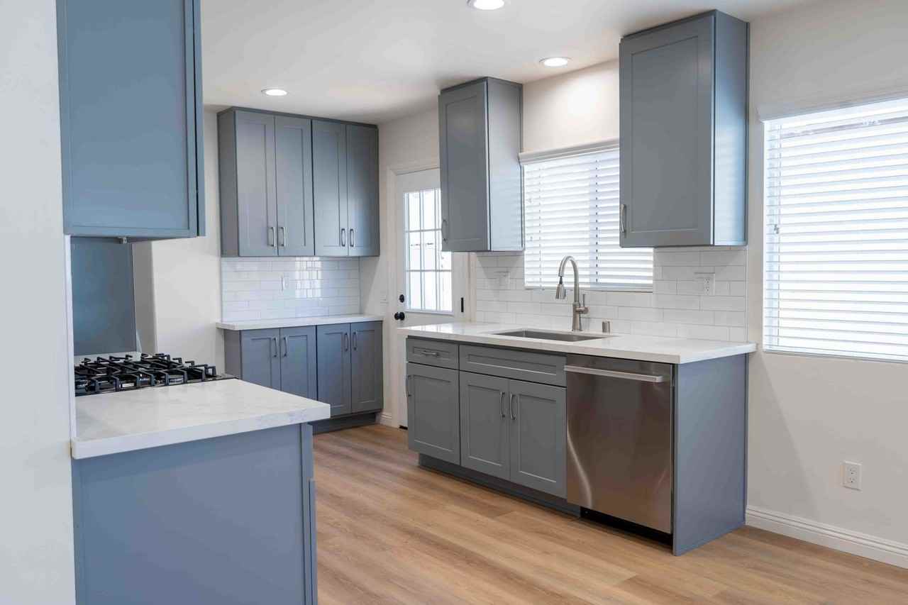 4516 W 28th St - Photo 5 of 12